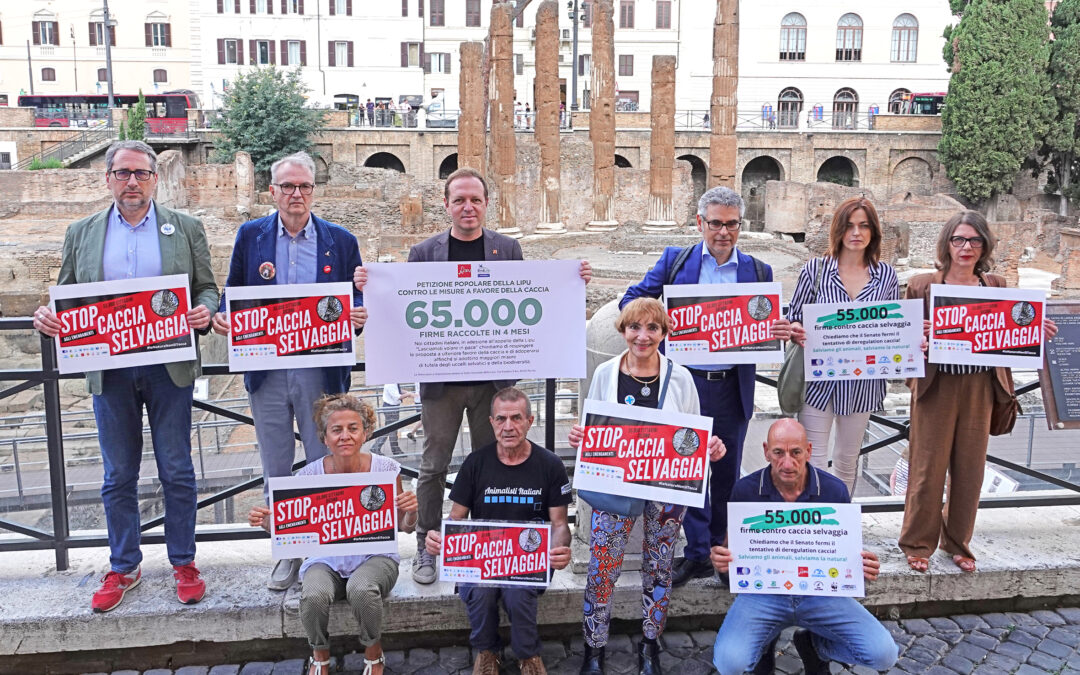 Consegnate al Senato decine di migliaia di firme contro la caccia selvaggia